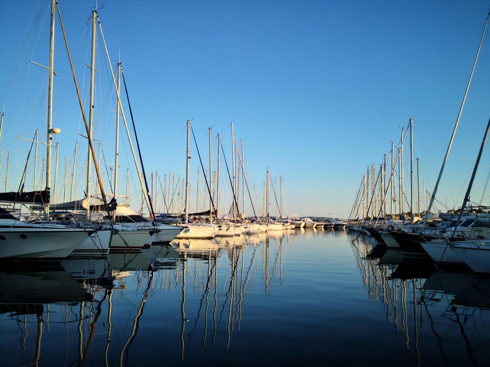 Studio A Hyeres Port - Proche De Toutes Commodites Exterior photo